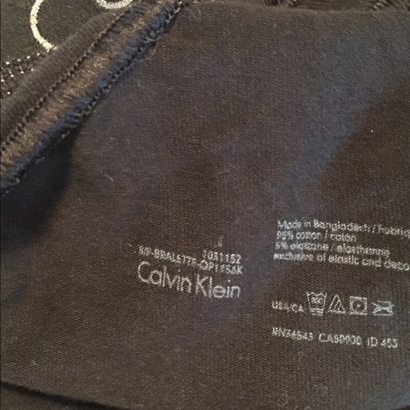 Sports bras - Picture 3 of 3